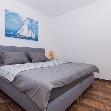 Apartments Lumini Трогир Экстерьер фото